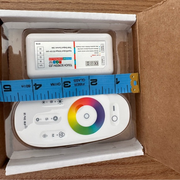 Aspect LED Touch Wireless RGG + White Controller AL CTLR Touch RHBW - Picture 3 of 8